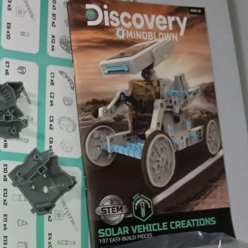 DISCOVERY Stem - You Build-It Solar Vehicle 197 Pieces (Ages 8) (Complete)